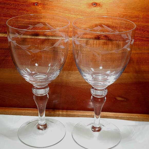 2 Etched Flower Buds Garland Goblets 8.5" oversized 20oz universal water glasses - Picture 2 of 7